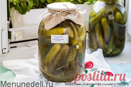 Соленые огурцы с чесноком и вишней - хрустящие как из бочки