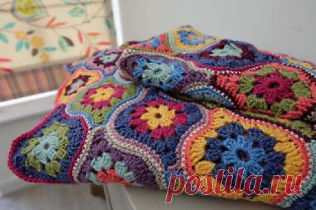 Mystical Lanterns Blanket pattern by Jane Crowfoot Only available in print