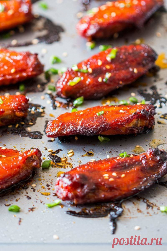 Корейская кухня.

Острые крылья по-корейски – Dakgangjeong – 닭강정 
Ингредиенты: 
1. куриные крылья (1 кг) 
2. соевый соус (1/4 стакана) 
3. кочудян (3 столовые ложки) - перцовая паста
4. кочукару (2 чайные ложки) - это просто молотый красный перец
5. рисовый уксус (1 столовая ложка) 
6. мед (2 столовые ложки) 
7. имбирь (1 чайная ложка) 
8. чеснок (1 столовая ложка) 
9. растительное масло 
10. кунжут 

Приготовление: 
Смешайте между собой все ингредиенты кроме растительного...