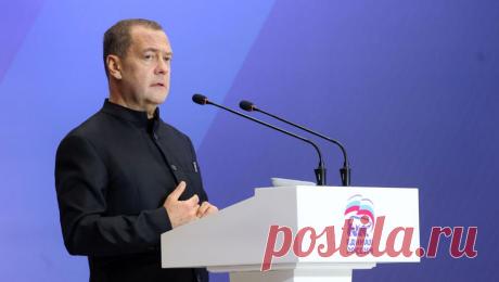 Медведев отметил неукоснительное соблюдение "Единой Россией" принципов демократии. Глава "Единой России" Дмитрий Медведев накануне съезда партии встретился с пятью лидерами списка политсилы в Госдуму. Об этом рассказали в партии. Уточняется, что список политической силы на парламентских выборах возглавили ...