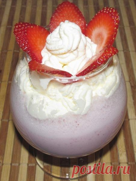 Клубничный коктейль