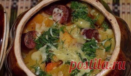 Картошка в горшочках с охотничьими колбасками