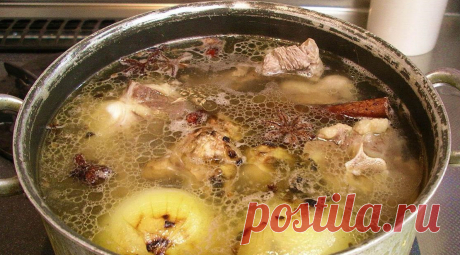 Будто бы обычный суп. Но то, что я узнал об этом блюде, сильно меня удивило Сейчас довольно редко можно встретить такое яство, как костный бульон. Обычно всё решается наваром из куриных окорочков, или что-то подобное варят во время приготовления холодца. Мы же предлагаем вспо…