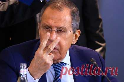 США оценили решение Польши не пускать Лаврова на саммит ОБСЕ. Вашингтон уважает решение Польши о недопуске к участию в заседании глав МИД ОБСЕ министра иностранных дел России Сергея Лаврова, заявил представитель США при ОБСЕ Майкл Карпентер. Он указал, что решение о выдаче виз «является суверенной прерогативой стран-членов организации».