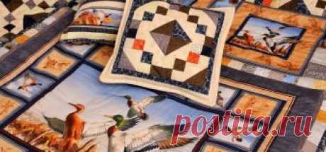 ✂️ Лоскутное шитье (пэчворк): схемы, шаблоны для начинающих Пэчворк – английское название лоскутного шитья, которое пользовалось популярностью ещё в былые времена у наших бабушек. Раньше кусочки сшивали просто в хаотичном порядке, постепенно стали придумывать красивые схемы и шаблоны, с помощью которых начинающим рукодельницам можно легко понять базовые техники шитья. Сегодня в нашем обзоре мастерицы редакции Homius.ru поделятся своим опытом, расскажут, как подбирать матер...
