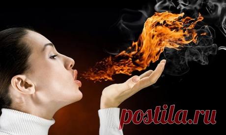 ИЗЖОГА обычно возникает при забрасывании кислого желудочного содержимого в пищевод. Это случается чаще всего у больных с повышенной кислотностью желудочного сока, но в редких случаях может наблюдаться и при анацидных гастритах при повышенной чувствительности слизистой пищевода к желудочному соку.