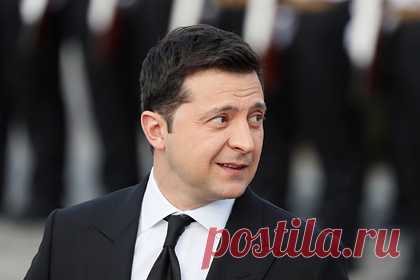Соратники Порошенко призвали Зеленского прекратить «игрища» с тарифами на газ. Украинские власти должны понизить тарифы на газ и горячее водоснабжение перед наступлением холодов. Такое требование выдвинул председатель фракции «Европейская солидарность» Вадим Сторожук. Депутат подчеркнул, что из-за опрометчивых действий офиса президента Украины пострадают бюджетные организации.