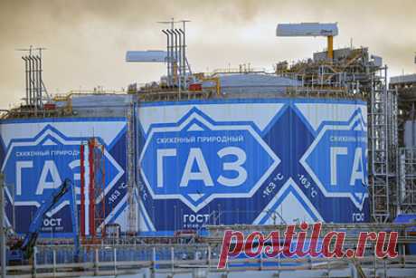 Названо естественное конкурентное преимущество России. Зампред правления «Газпрома» Олег Аксютин назвал природный газ естественным конкурентным преимуществом России, которое может помочь в процессе борьбы с изменением климата. По словам зампред корпорации, развитие рынка газомоторного топлива позволяет больше снижать углеродоемкость энергетики.