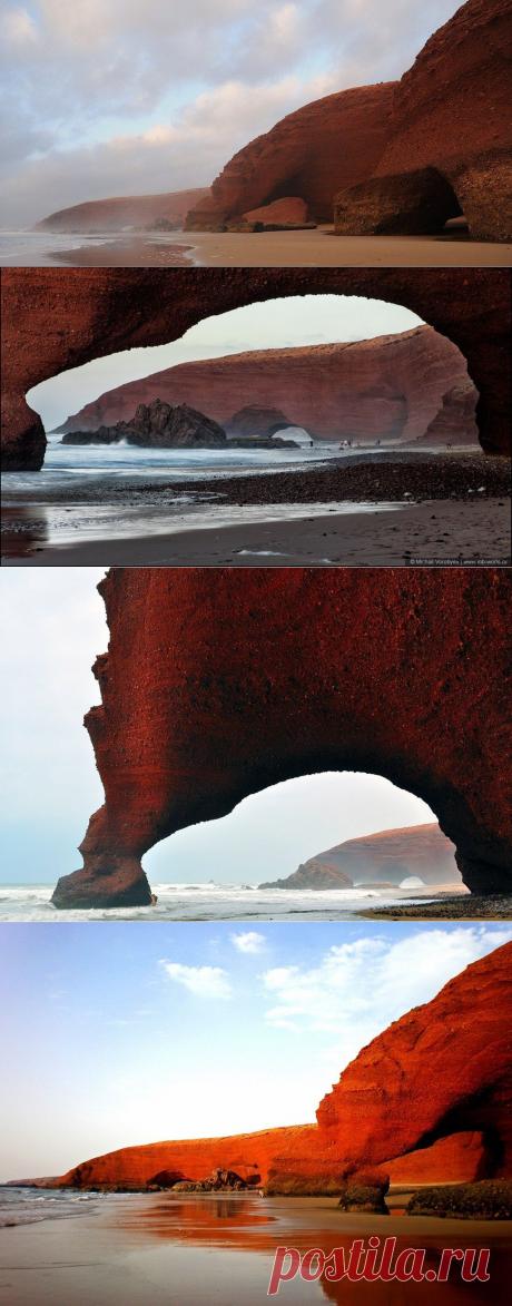 Пляж Легзира - глиняно-песчаные арки в Марокко