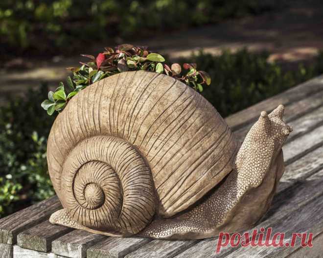 Doorkeeper Snail Planter - Garden Fountains & Outdoor Decor
