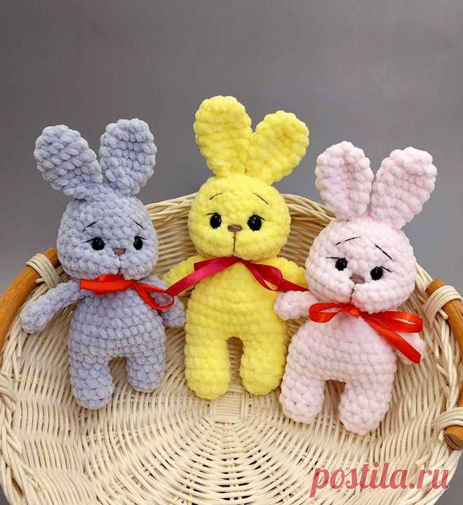 PDF Мини Зайка крючком. FREE crochet pattern; Аmigurumi toy patterns. Амигуруми схемы и описания на русском. Вязаные игрушки и поделки своими руками #amimore - маленький зайка из плюшевой пряжи, плюшевый заяц, зайчик, кролик, зайчонок, крольчонок.