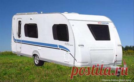 Crna Gora, Buljarica, kamp kuća za odmor Kamp prikolica sa predšatorom i tendom u Buljaricama. Na samoj plaži. Za pet osoba a može i osmoro. Poseduje svu prateću opremu: klimu, frižider, šporet, r