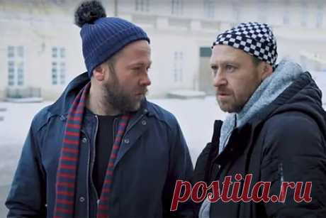 На Украине сняли ролик о Рождестве и борьбе с «русским миром». Украинский националист Богдан Панкевич снял ролик о необходимости празднования католического Рождества 25 декабря вместо православного 7 января. Такой подход он называет «вакциной против русского мира» и объясняет его смысл на примере двух русскоговорящих мужчин, которые ищут, где похмелиться во Львове.