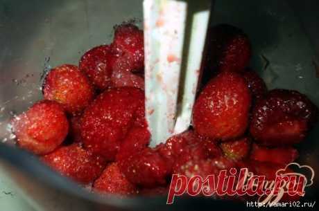 Десерт из клубники.