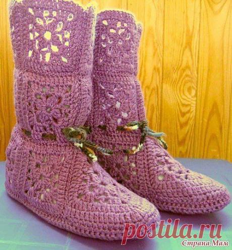 Вязаные домашние сапожки. /