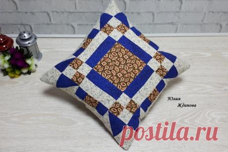 Маленькие обрезки ткани превращаются в красивую диванную подушку. Подробный мастер класс и схема лоскутного рисунка.