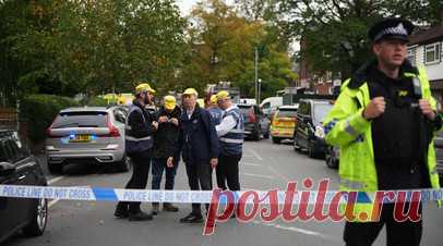 В Манчестере при нападении с ножом и наезде машины у синагоги пострадали четверо. В Манчестере четыре человека пострадали в результате нападения с ножом и наезда автомобиля на людей у синагоги еврейской общины, уточнил мэр города Энди Бернхэм со ссылкой на данные полиции. Читать далее