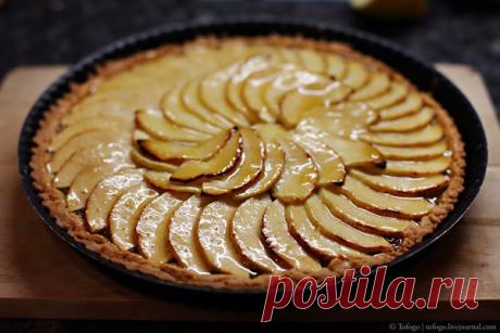 Очень Красивый и Очень Яблочный Пирог с Кислинкой.