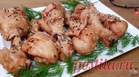 Блюдо, которое невозможно испортить! Куриные ножки в пивном маринаде. Хрустящие ножки, промаринованные в алкоголе и соевом соусе, пользуются особой популярностью в азиатских странах. Японские повара часто обжаривают мясное лакомство во фритюре, а китайцы предпочитают запекать курицу в духовке. Получается очень вкусно и необычно!