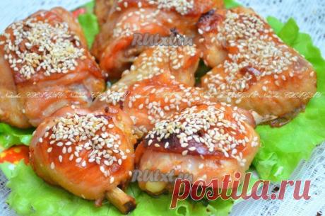 Лучшие блюда из курочки: 6 рецептов на каждый день 
1) Рецепт курицы по-восточномуИНГРЕДИЕНТЫ:● любые части курицы - примерно 500-600 г (у меня 2 окорочка и 2 крылышка);● кунжут для обсыпки - примерно 3 ч. л.Для маринада:● 2 ст. л. соевого соуса;● 1 ч…