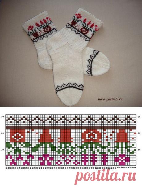 Носки с цветочным орнаментом.