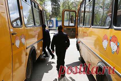 В российском городе запретили возить детей в школу из-за разрушенных дорог