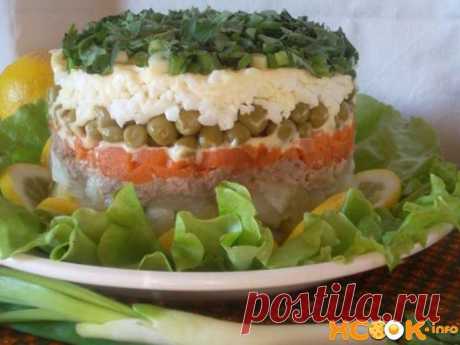 Слоеный салат из печени трески