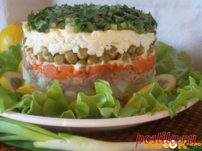 Слоеный салат из печени трески