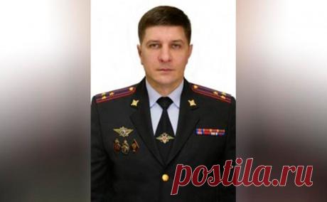 В Петербурге полковника МВД задержали из-за прогулки по Неве. Начальник районного УМВД в Петербурге за счет подчиненного установил шумоизоляцию на машину и поплавал по Неве. По данным «Фонтанки», услуги оплатил глава ГАИ того же района, который арестован за посредничество в передаче взятки