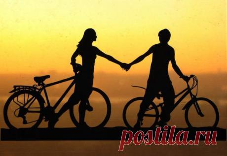 Украинские влюбленные Дмитро и Юлия проводят время, вместе вырезая из бумаги трогательные картины.
Черная бумага в их руках становится нежным кружевом, рассказывающим истории и показывающим особенные моменты. Творческий дуэт DreamPapercut считает, что таким образом делится с людьми своим внутренним миром, любовью, заботой и счастьем.