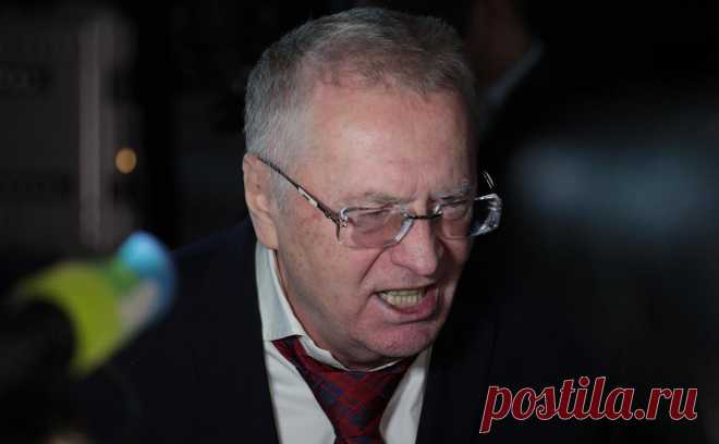 Депутат показал записку Жириновского о том, «что погубило» Немцова. Вице-спикер Госдумы, член ЛДПР Борис Чернышов опубликовал в своем телеграм-канале записку из архива основателя партии Владимира Жириновского о том, «что погубило» бизнесмена Бориса Березовского и политиков Григория Явлинского и Бориса Немцова.