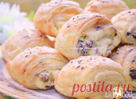 Слоеные улитки с творогом и изюмом - Простые рецепты Овкусе.ру
