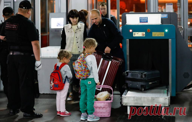 Семьи с детьми смогут путешествовать по России на поезде по льготным тарифам - Общество - ТАСС