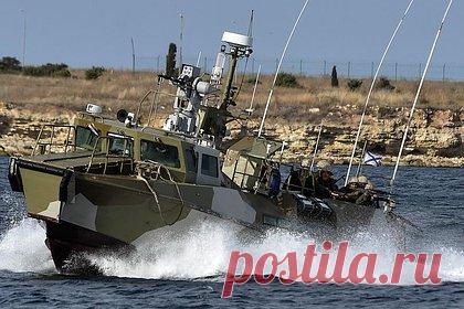 Власти Севастополя предупредили о проведении тренировки флота со стрельбой. В Севастополе флот будет проводить тренировки с практической стрельбой, заявил губернатор города Михаил Развожаев. Градоначальник пояснил, что флот будет проводить очередную тренировку расчетов противоподводно-диверсионного обеспечения на Северном и Южном молу с 19:00.