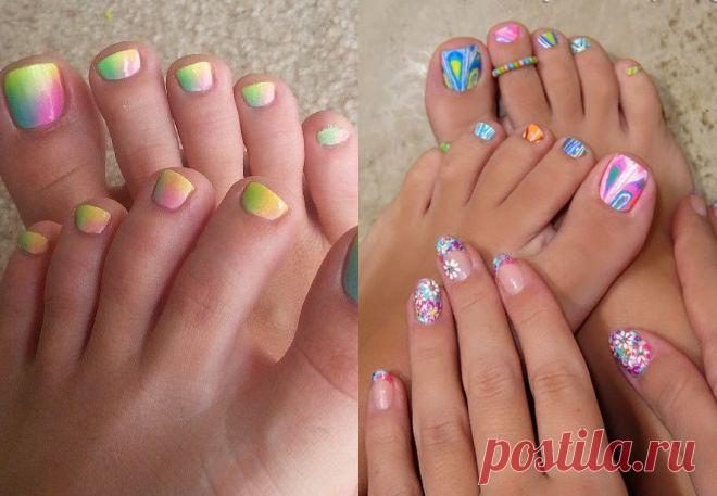 Модный педикюр 2021 - последние тренды в нюдовом, ярком цвете, с камнями, блестками, рисунком