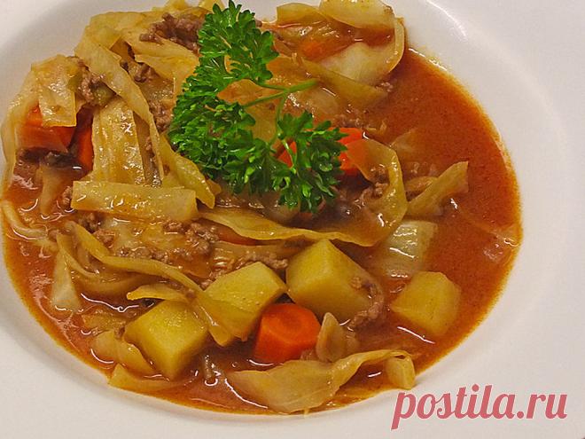 Deftiger Weißkohleintopf mit Rinderhack und Gemüse von badegast1| Chefkoch Deftiger Weißkohleintopf mit Rinderhack und Gemüse - lecker bei Schietwetter. Über 4 Bewertungen und für mega befunden. Mit ► Portionsrechner ► Kochbuch ► Video-Tipps!