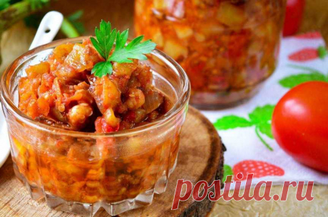 Рецепты домашних вкусных заготовок из овощей на зиму от наших читателей

Вашему вниманию и два вида икры – баклажанная и кабачковая, и ассорти из патиссонов и огурцов, и фасоль в томате, которую можно использовать не только как самостоятельную закуску, но и для приготовления борща, супа или рагу с фасолью. И еще интересная острая закуска из обычного лука с перцем чили – для любителей «погорячее»