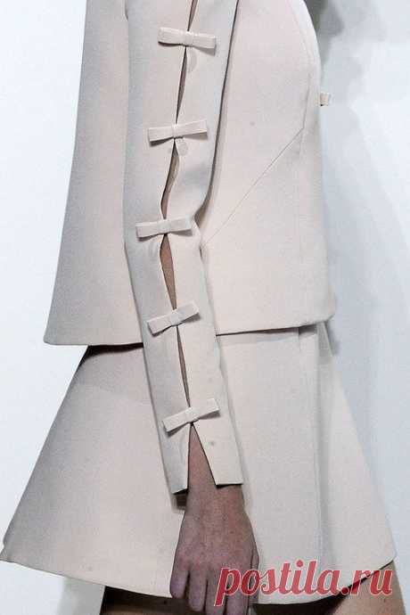 (89) Valentino | THE HOUSE OF VALENTINO