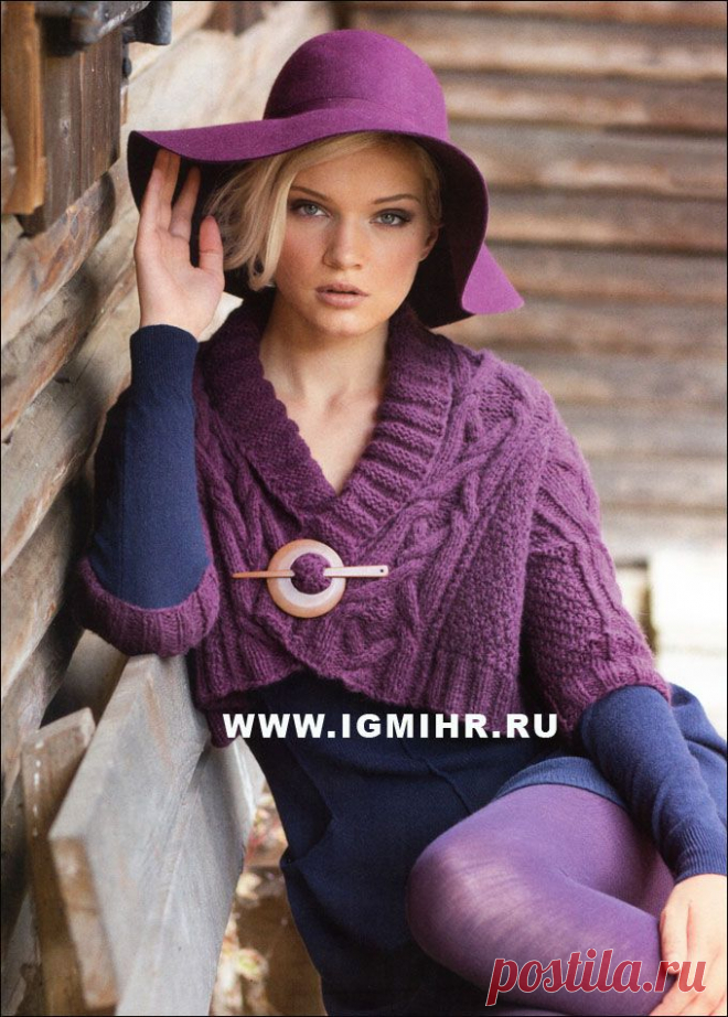 Бордовый жакет-болеро с фантазийной игрой различных рельефных узоров и кос. Спицы.