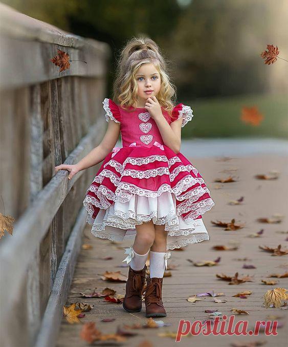 Old Classic Photography on Instagram: “Beautiful winter afternoon in Florida😁. And that dress is simply to die for @dollcakevintage #fancykids, #fancydress, #walkintge park,…”