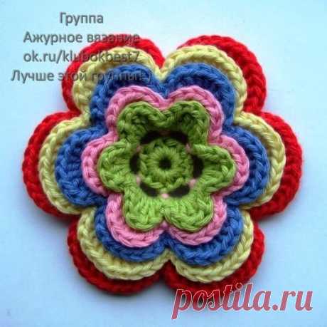 Многослойный цветок крючком. Мастер-класс по вязанию красивой броши-цветка. | Клубок