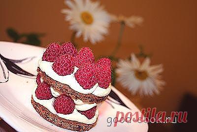 Хорошая кухня - шоколадное пирожное с малиной. Кулинарная книга рецептов. Салаты, выпечка.