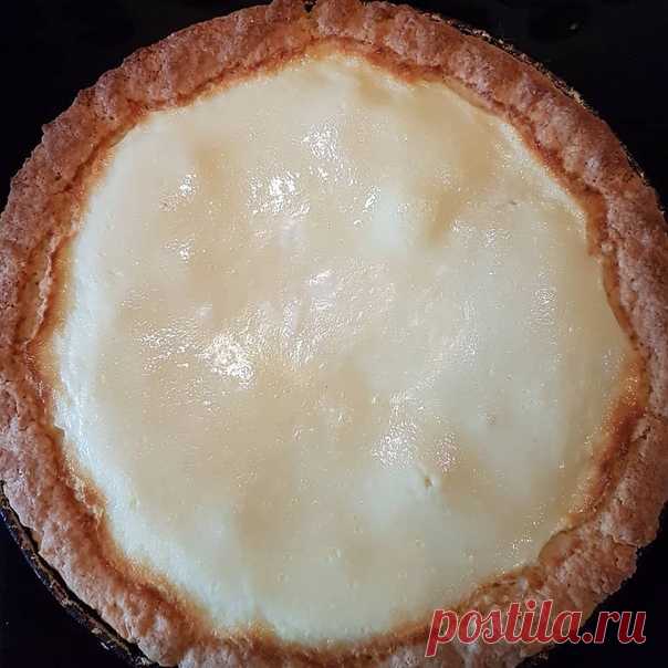 Очееень вкусный сметанник с песочным тестом
Просто обьедениие!!!Рекомендую!!!!! 

ТЕСТО: 
1 пачку (200гр)сл масла или маргарина(у меня 