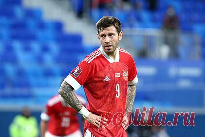 Смолов оценил шансы сборной России на выход в финальную часть чемпионата мира. Нападающий «Динамо» Федор Смолов высказался о грядущих стыковых матчах за право сыграть на чемпионате мира-2022, в которых примет участие сборная России. Игрок высоко оценил шансы национальной команды на выход в финальную часть мундиаля. «Оба матча играем дома», — отметил Смолов.