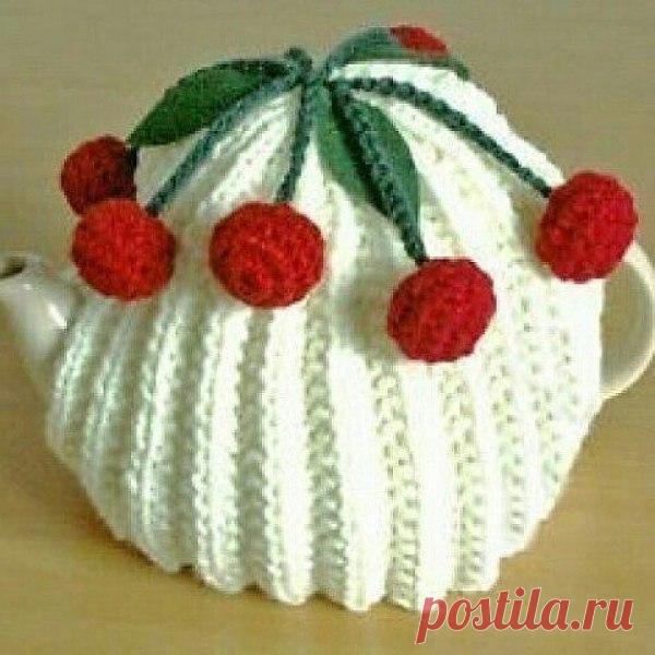 Бабушка вяжет