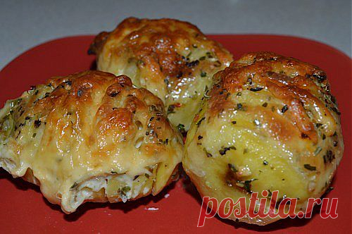 Картошка гармошкой в мультиварке.