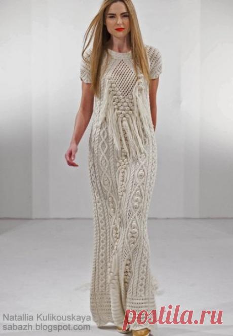 Длинное платье с аранами.Схемы https://yahozayka.com/vyazanie-spitsami/plat-ya-tuniki/dlinnoe-plat-e-s-aranami/