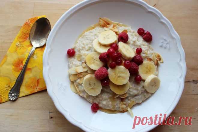 Топ-5 рецептов вкусных каш на завтрак  Каша – это не только очень полезное и быстрое в приготовлении блюдо, но и залог успешного дня, ведь вы обогащаете свой организм витаминами группы B, углеводами и клетчаткой двух видов. И сегодня мы предлагаем вам пять лучших рецептов каш!