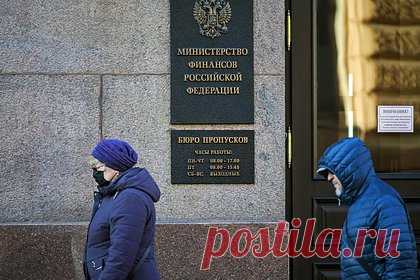 В Минфине оценили возможность национализации «Балтики». Глава российского минфина Антон Силуанов в кулуарах съезда «Единой России» оценил возможность национализации пивоваренной компании «Балтика». По его словам, в настоящее время она не планируется. Ранее стало известно, что глава «Балтики» обратился к главе Росимущества с предложением национализировать компанию.