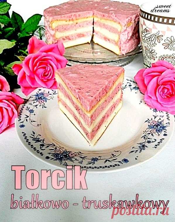 Торт Белково-клубничный